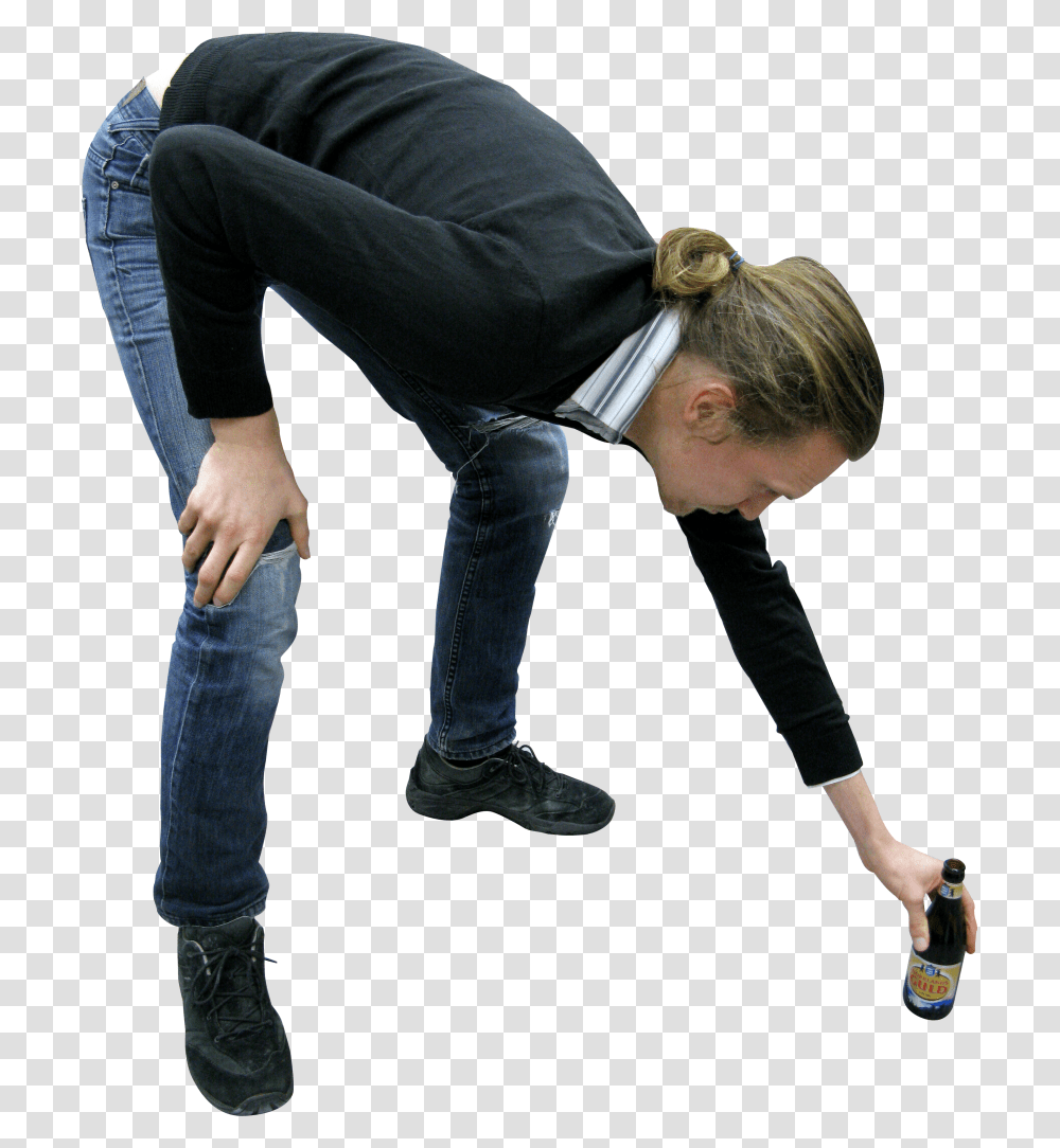R The Gentle Giant Found Something Possibly Interesting Man Bending Over, Pants, Person, Jeans Transparent Png